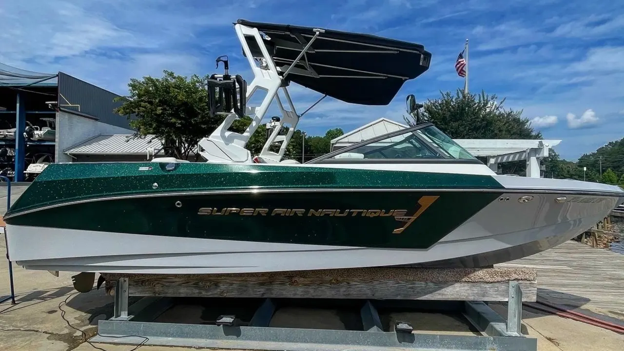 Super Air Nautique on the trailer after a hull detail